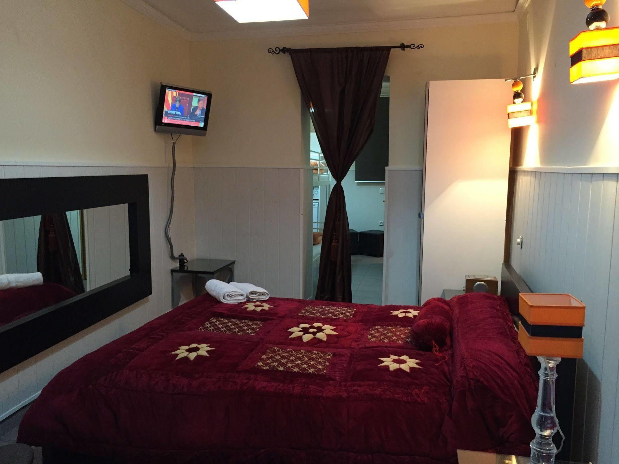Hostal Oxum Madrid Dış mekan fotoğraf