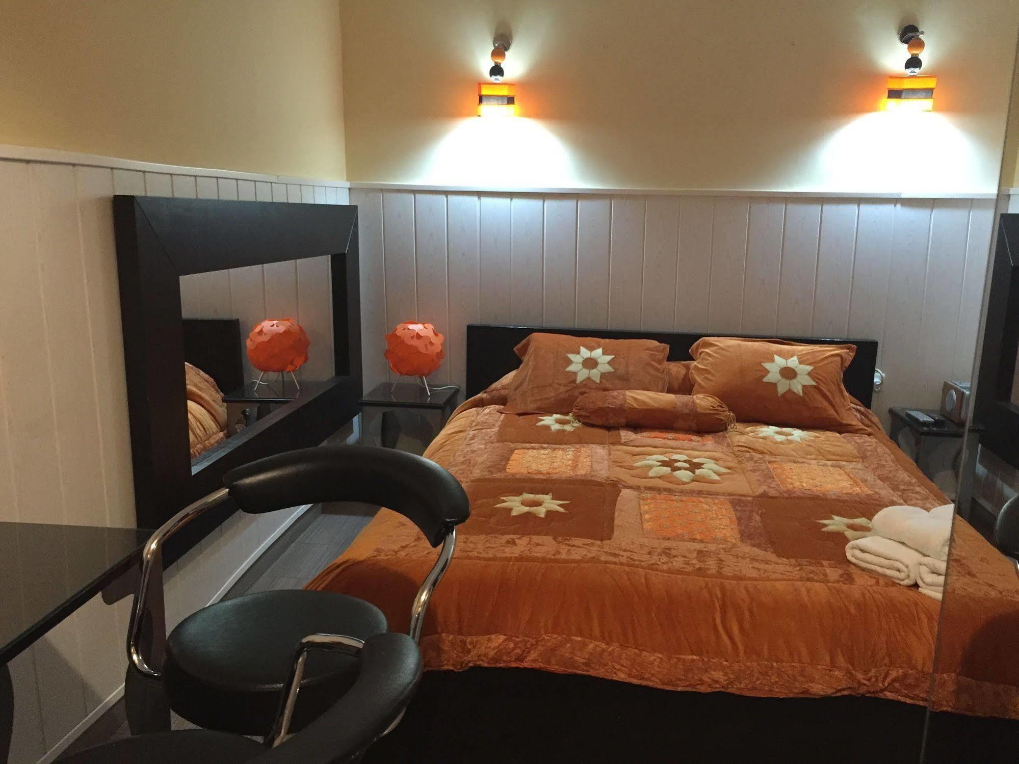 Hostal Oxum Madrid Dış mekan fotoğraf