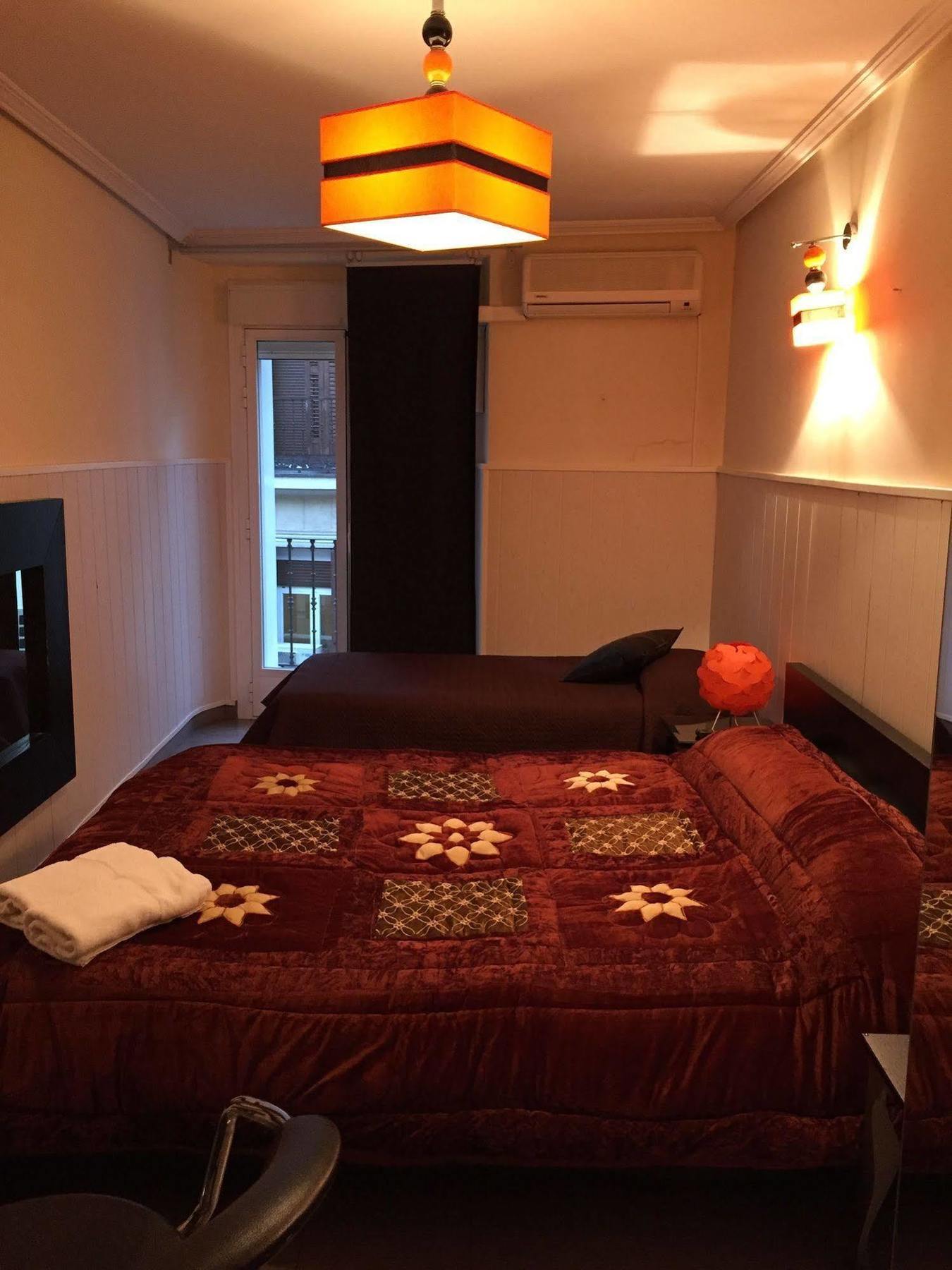 Hostal Oxum Madrid Dış mekan fotoğraf