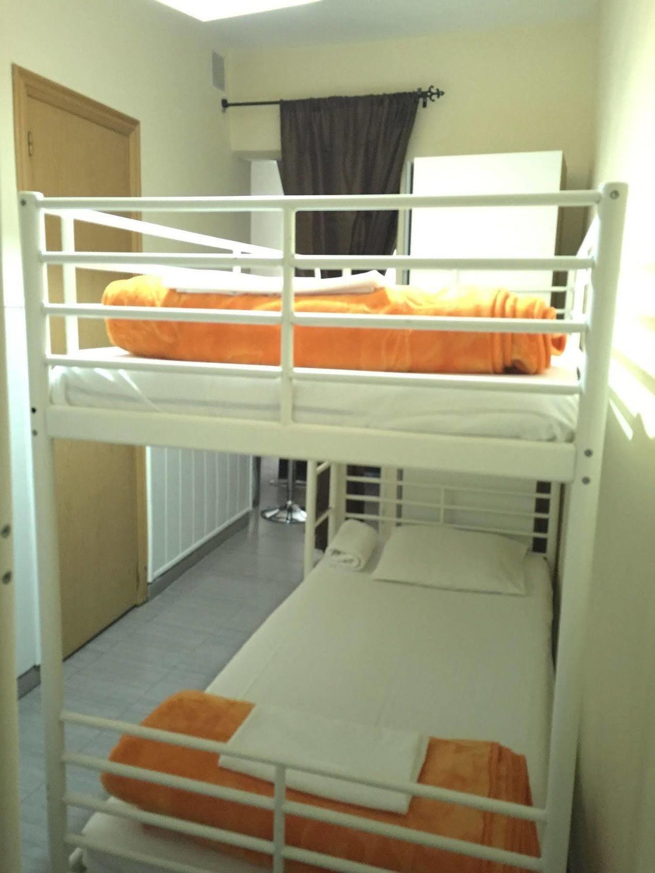 Hostal Oxum Madrid Dış mekan fotoğraf