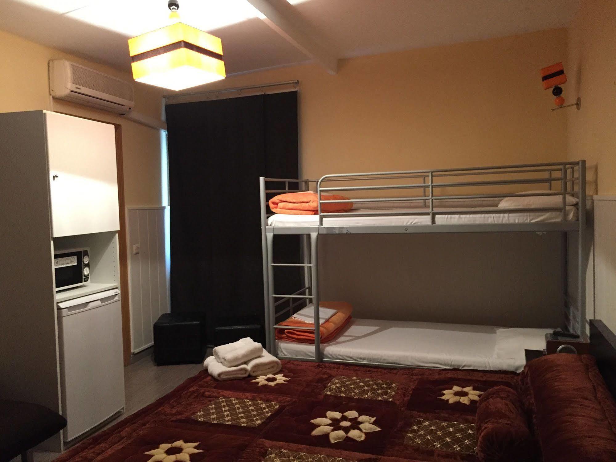 Hostal Oxum Madrid Dış mekan fotoğraf